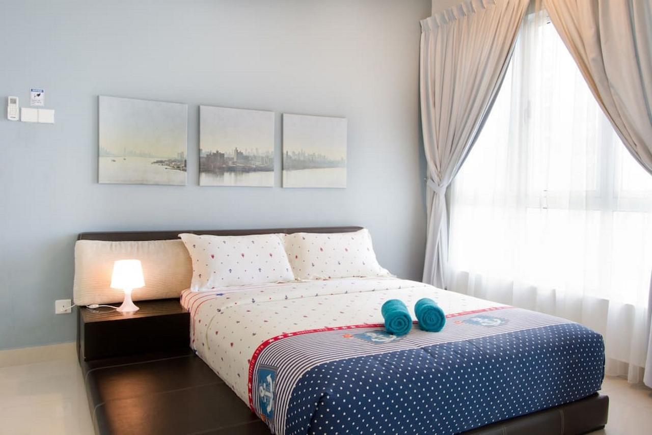 Apartment Hostahome Suites At Tropez Danga Bay *