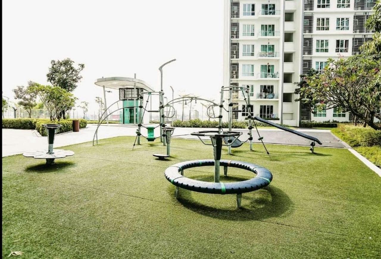 Hostahome Suites At Tropez Danga Bay Johor Bahru