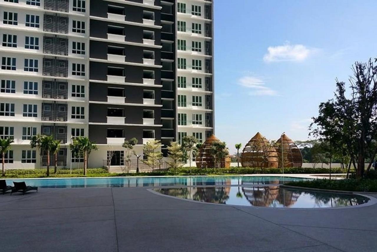 Hostahome Suites At Tropez Danga Bay Apartment *