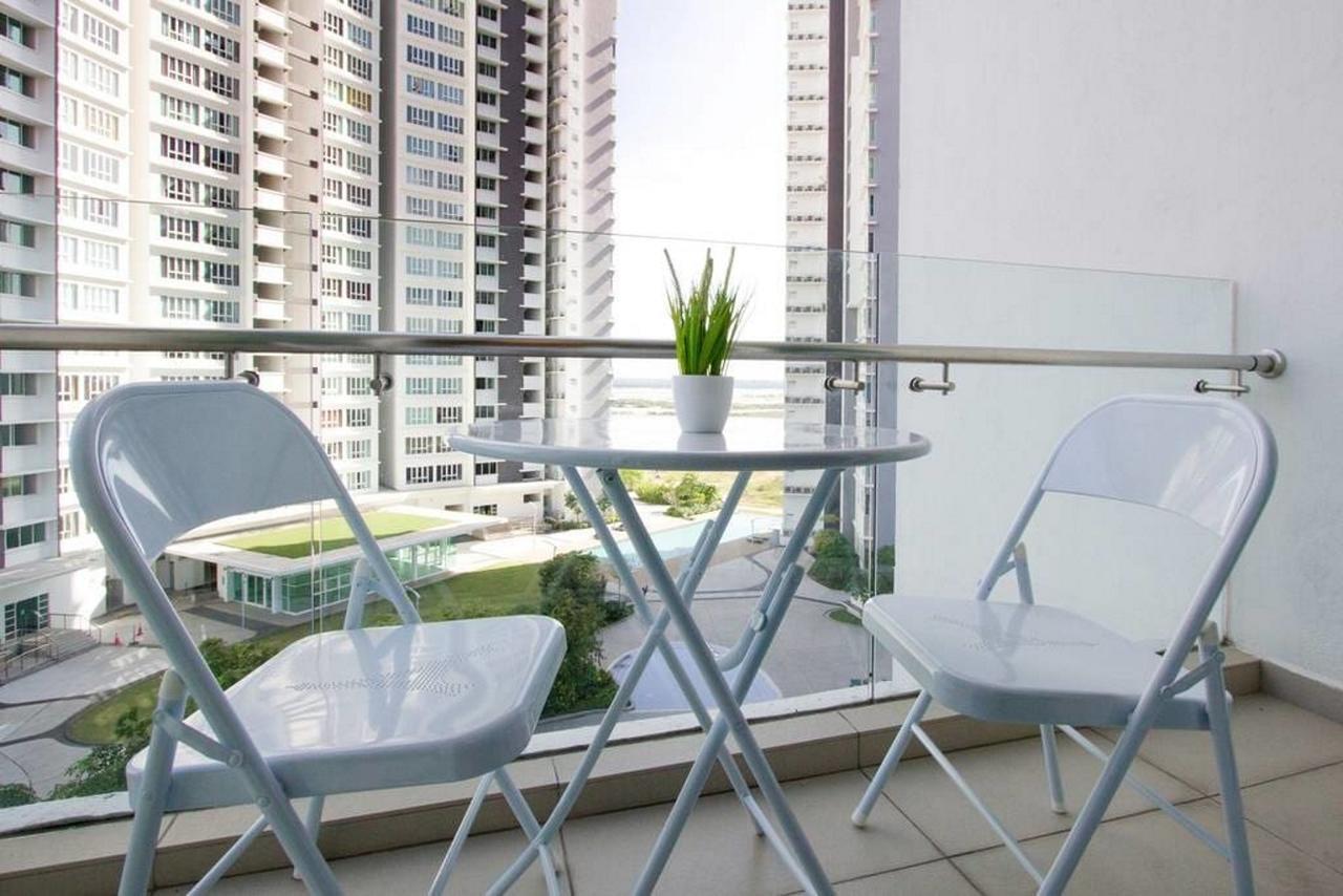 Hostahome Suites At Tropez Danga Bay