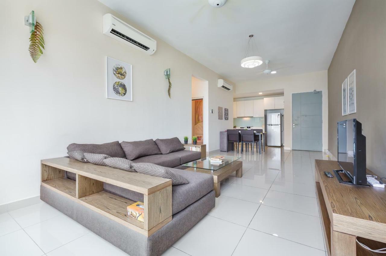 Hostahome Suites At Tropez Danga Bay * Johor Bahru