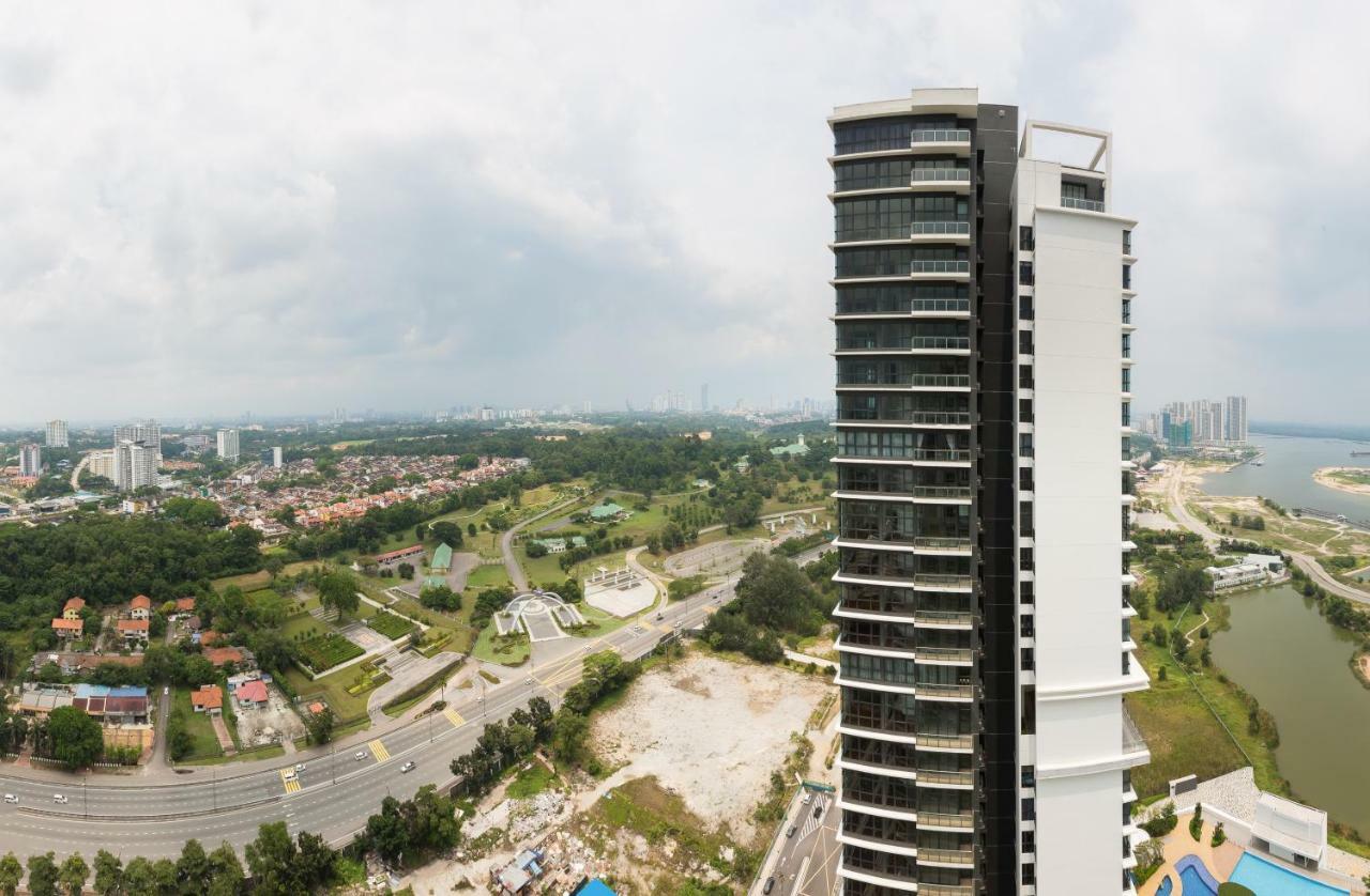 Hostahome Suites At Tropez Danga Bay