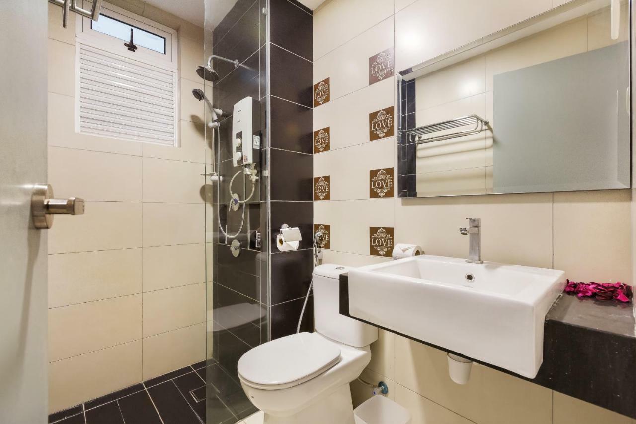 Hostahome Suites At Tropez Danga Bay *