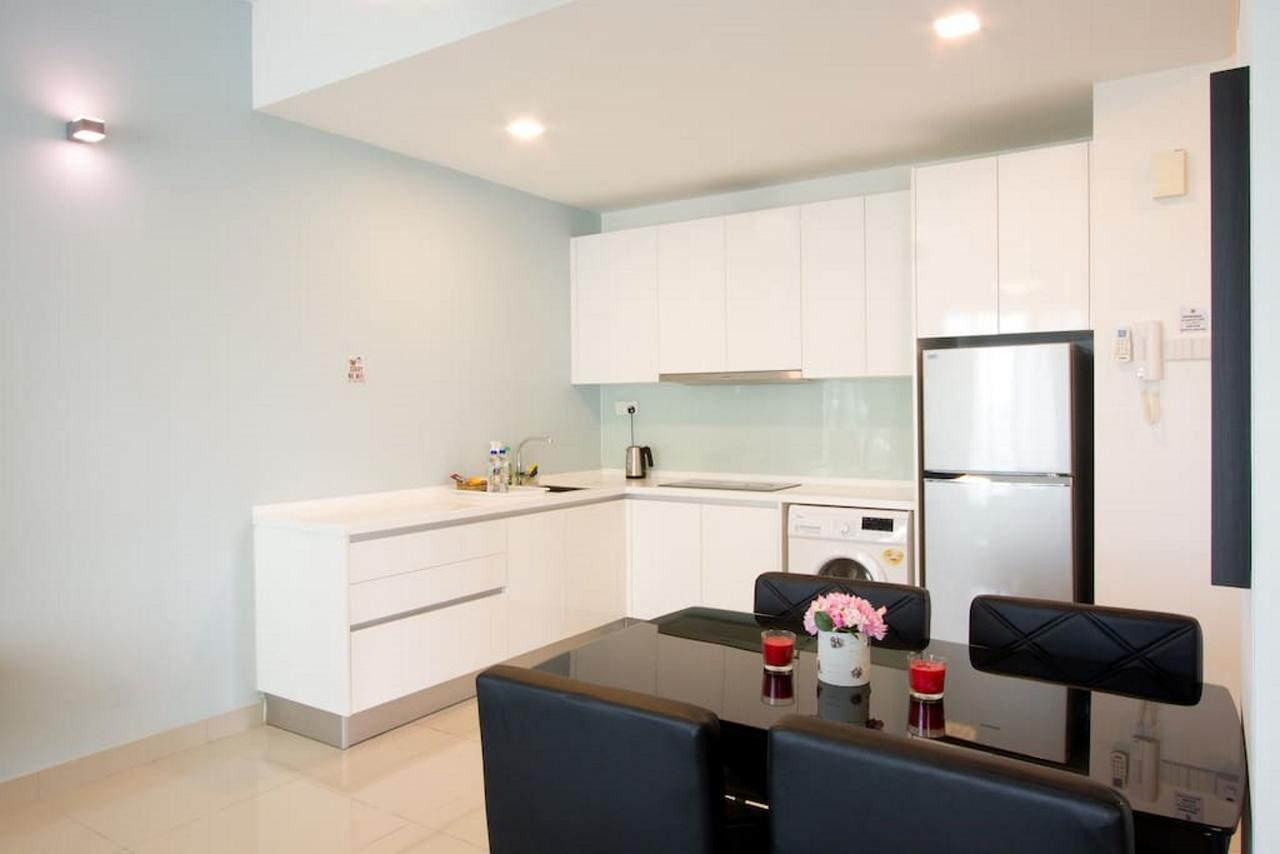 Hostahome Suites At Tropez Danga Bay
