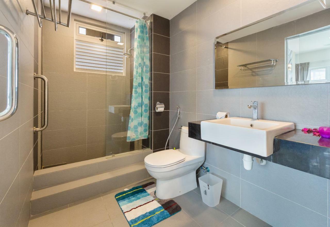 Apartment Hostahome Suites At Tropez Danga Bay