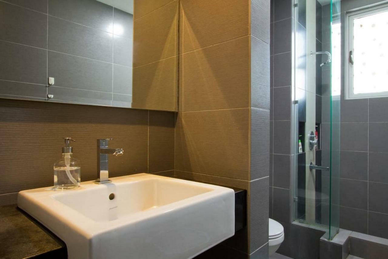 Apartment Hostahome Suites At Tropez Danga Bay *